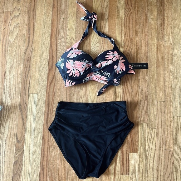 NWT Two Piece Swimsuit - Picture 2 of 5